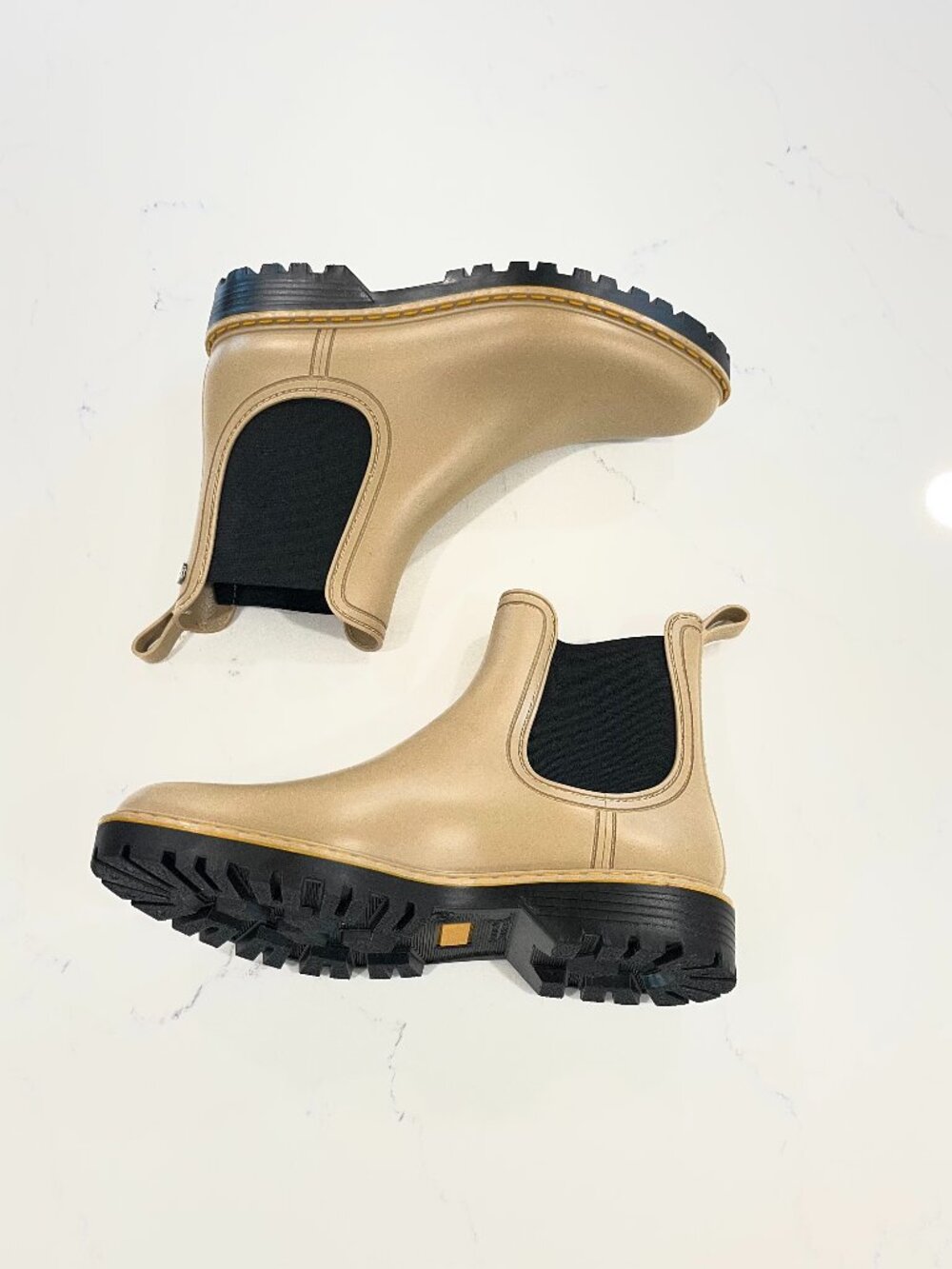 Igor Ladies Rain Boots, Ankle Boots, Lug Soles, Size 8, Size 39